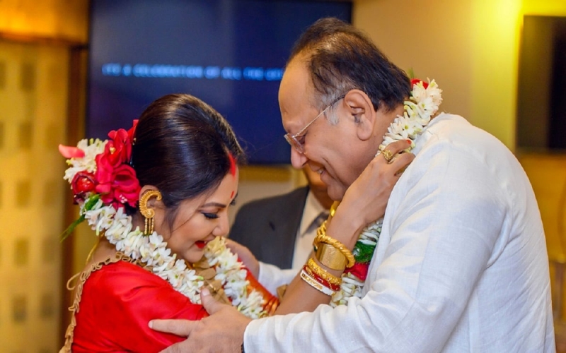 Dolon Roy Dipankar De Love Story